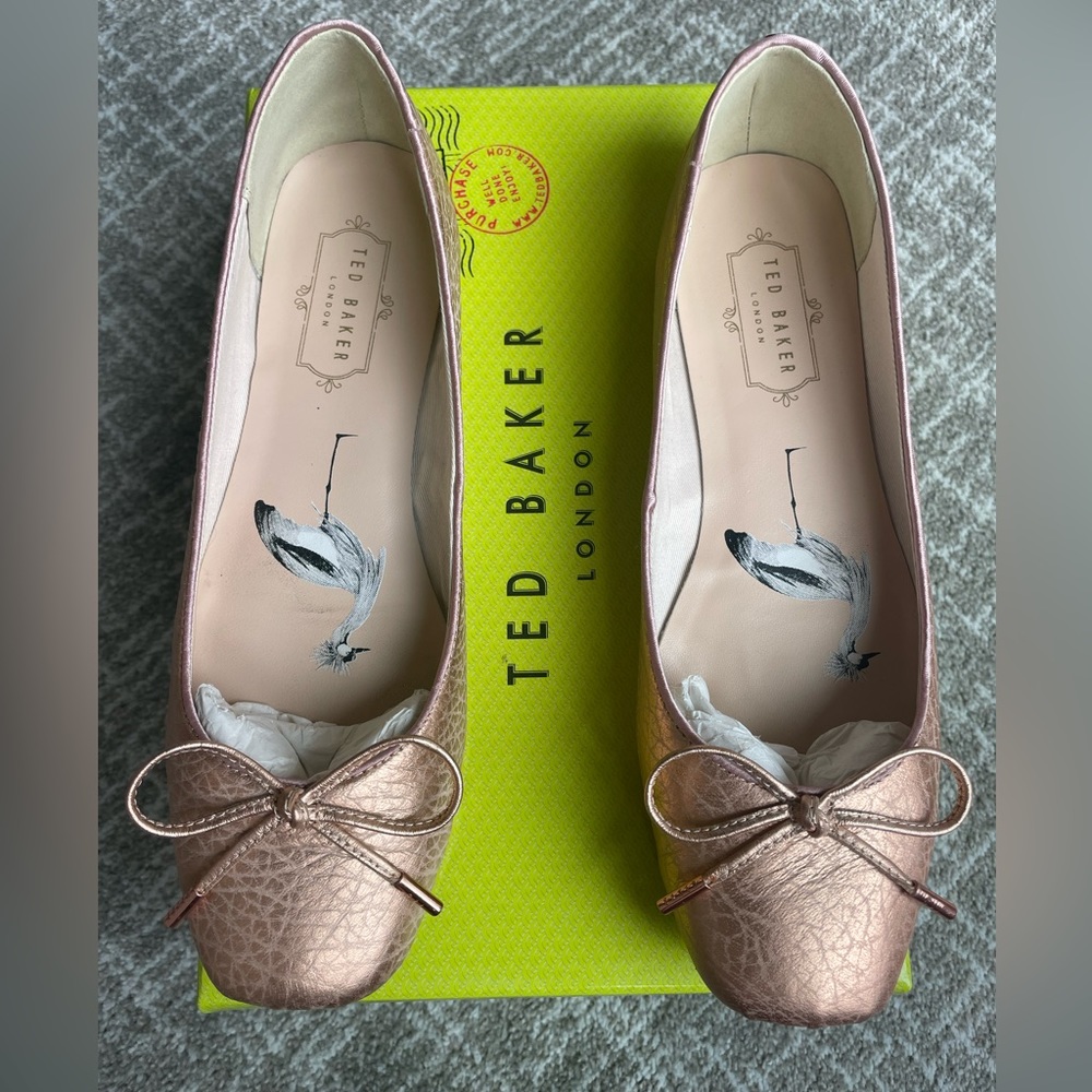 Ted Baker London light pink metallic “pebbled” ballet flats size EU 39 / US 8